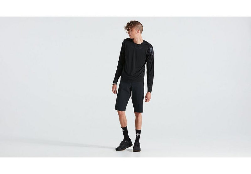 Specialized gravity short black 40